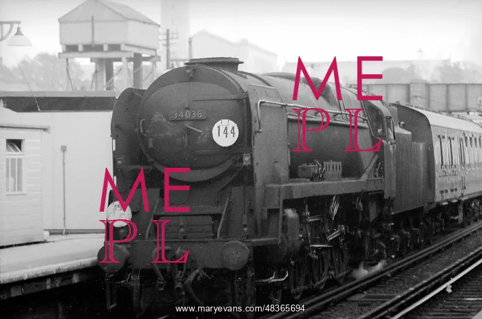 : Steam train arriving at Southampton Station : Steam train arriving at Southampton Station