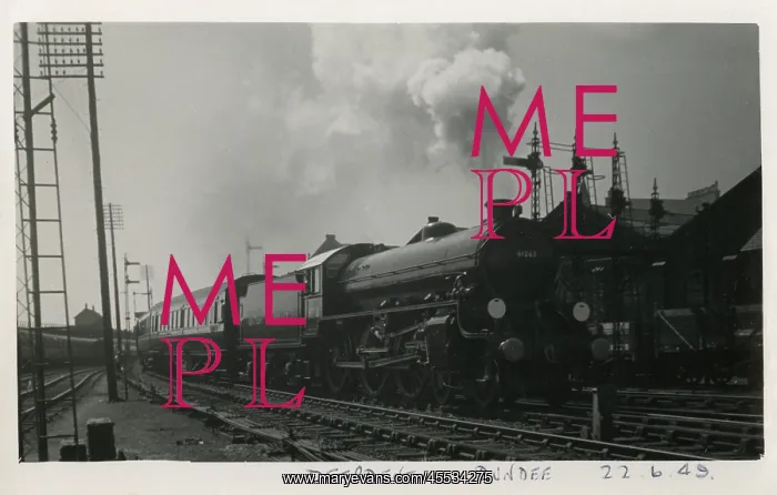 : The Steam Train Deepdene at Dundee : The Steam Train Deepdene at Dundee