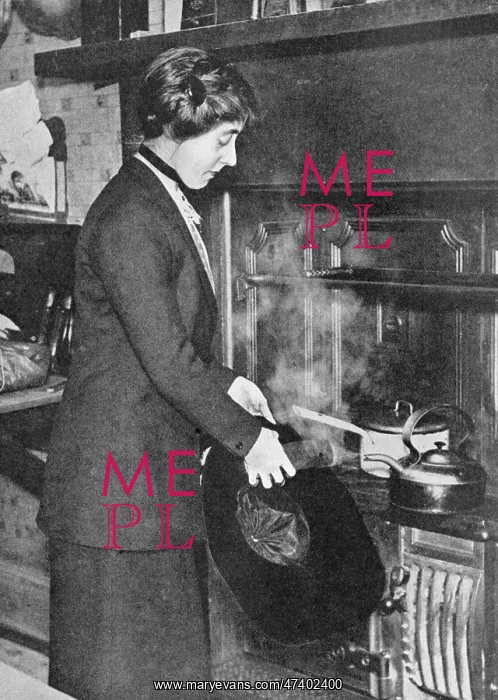 : STEAMING A HAT : STEAMING A HAT