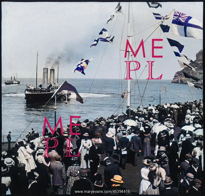 : Steamship Crowd 1899 : Steamship Crowd 1899