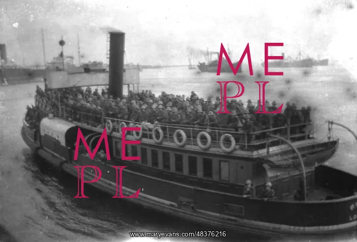 : Steamship transporting soldiers - Aden : Steamship transporting soldiers - Aden