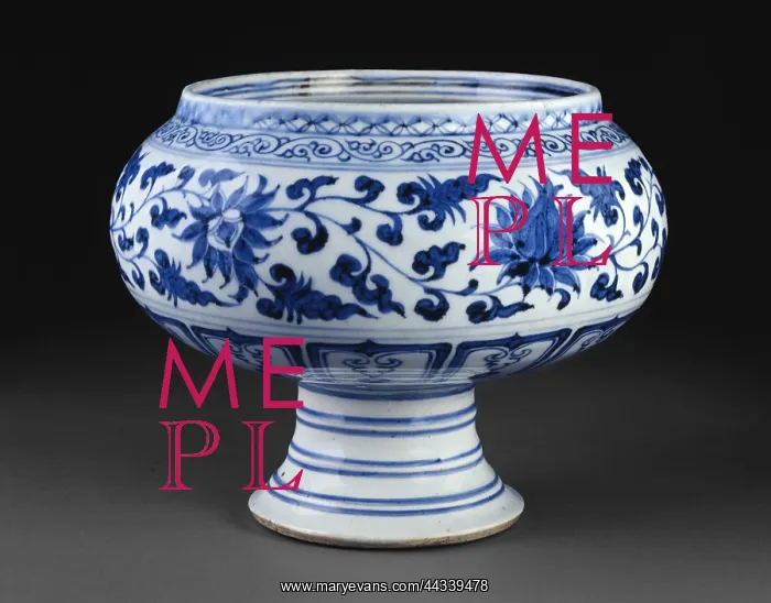 : Stemmed bowl : Stemmed bowl