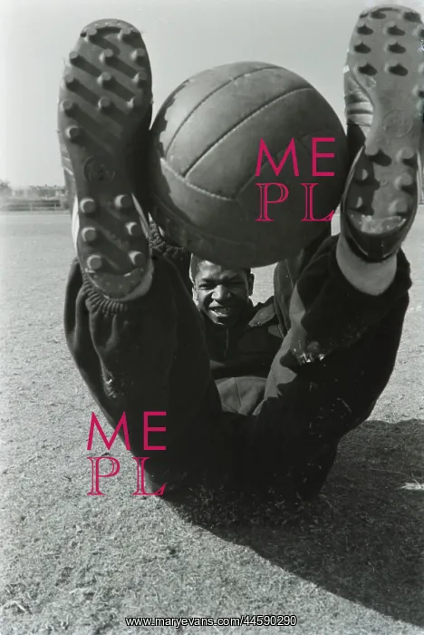  : Steve Mokone exercising the leg muscles