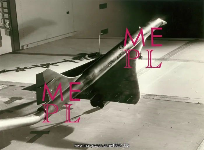 : Sting-mounted Concorde model in a wind tunnel : Sting-mounted Concorde model in a wind tunnel
