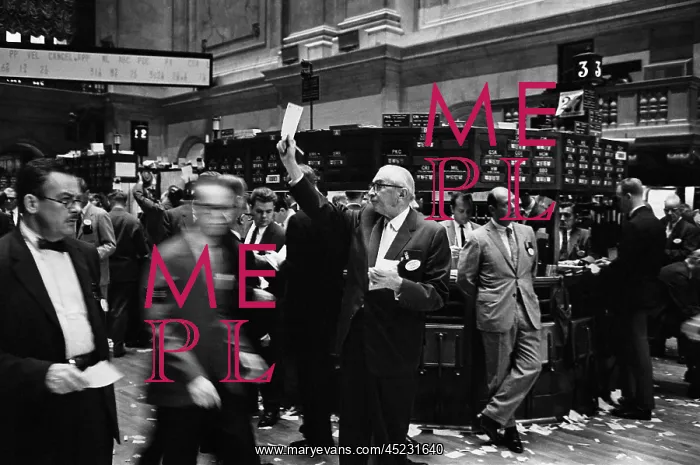 : Stock brokers working on the trading floor ? : Stock brokers working on the trading floor ?