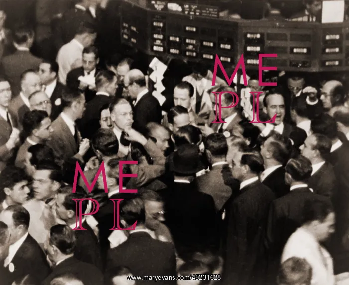 : Stock traders on the floor of the New York ? : Stock traders on the floor of the New York ?
