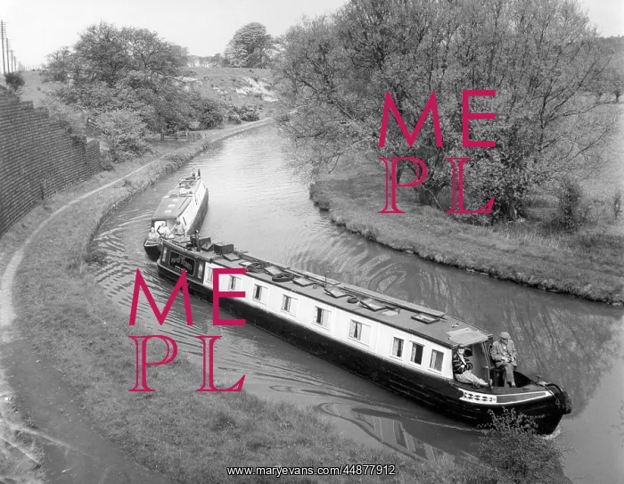 : STOKE BRUERNE LOCKS : STOKE BRUERNE LOCKS
