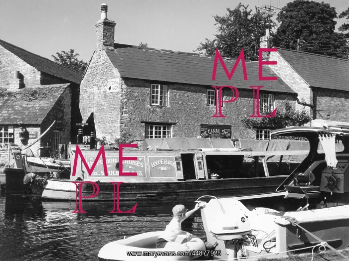: STOKE BRUERNE LOCKS : STOKE BRUERNE LOCKS