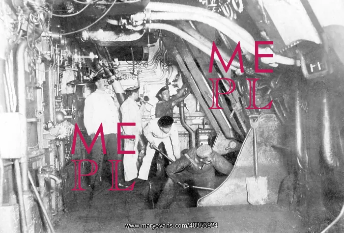 : Stoker in a German warship, around 1910 : Stoker in a German warship, around 1910