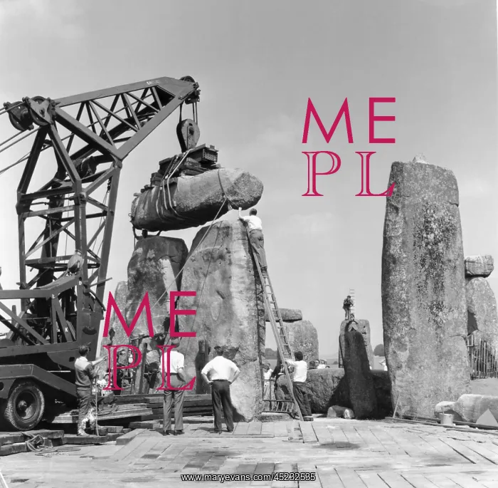 : Stonehenge. Re-erection of Trilithon lintel in 1958 : Stonehenge. Re-erection of Trilithon lintel in 1958