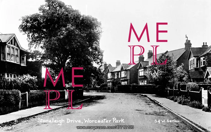  : Stoneleigh Drive, Worcester Park, SW London (Surrey)