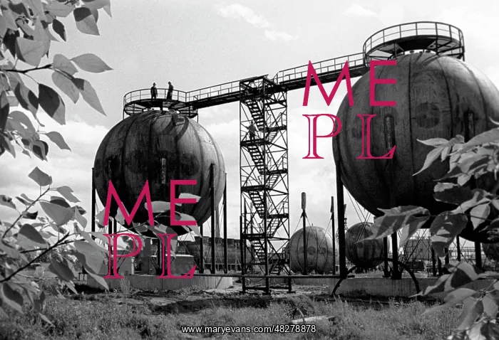 : Storage tanks erection, 1978 : Storage tanks erection, 1978