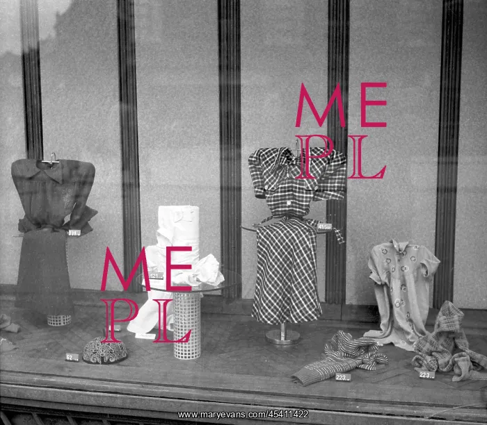  : Store window in 1946