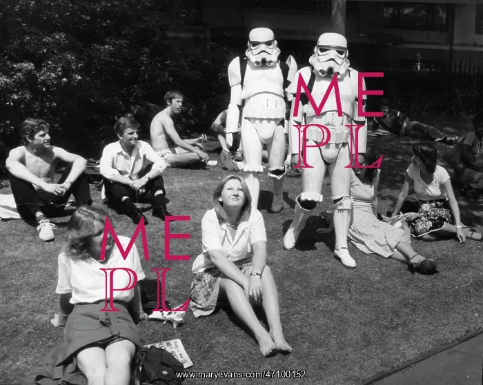 : Stormtroopers in London Park : Stormtroopers in London Park