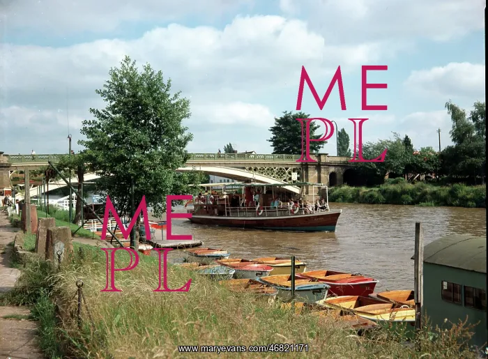 : Stourport - River Severn and bridge : Stourport - River Severn and bridge