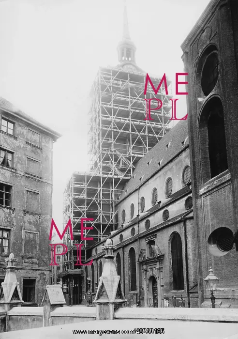 : St.Peter in Munich is being renovated, around 1900 : St.Peter in Munich is being renovated, around 1900