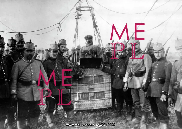 : Straw dummy in the basket of a balloon, 1914 : Straw dummy in the basket of a balloon, 1914