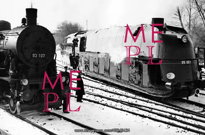 : Streamlined steam locomotives before 1945 : Streamlined steam locomotives before 1945