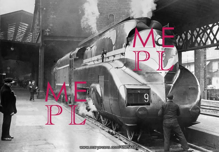 : Streamlined steam locomotives before 1945 : Streamlined steam locomotives before 1945