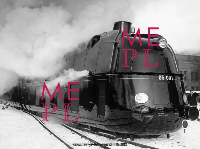 : Streamlined steam locomotives before 1945, a streamliner : Streamlined steam locomotives before 1945, a streamliner