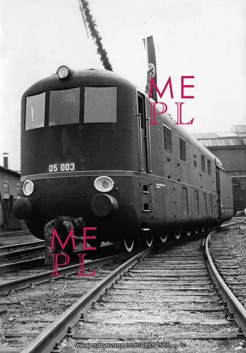 : Streamlined steam locomotives before 1945, a streamliner i : Streamlined steam locomotives before 1945, a streamliner i