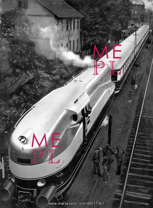 : Streamlined steam train, 1936 : Streamlined steam train, 1936