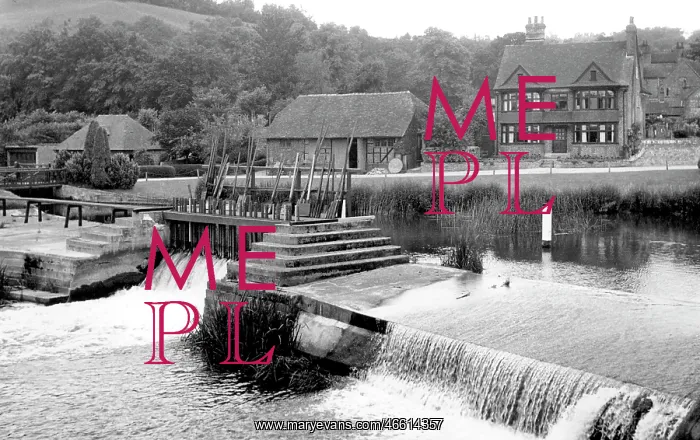  : Streatley, the Weir c1955