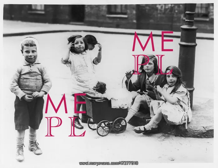 : STREET / CHILDREN / HOXTON : STREET / CHILDREN / HOXTON