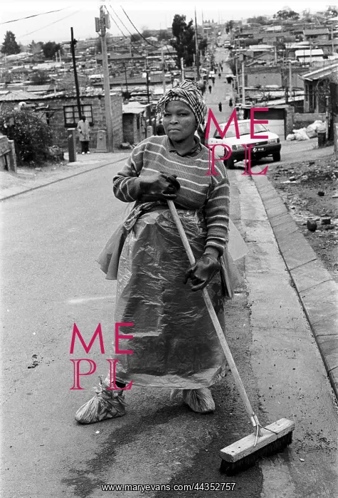 : Street cleaner, Alexander Township. Johannesburg 2003 : Street cleaner, Alexander Township. Johannesburg 2003