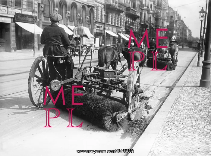 : Street cleaning in Berlin, 1925 : Street cleaning in Berlin, 1925