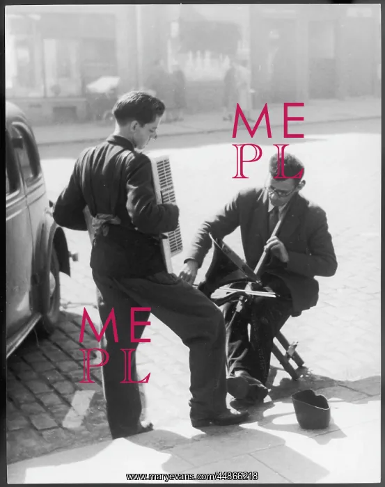  : STREET MUSICIANS