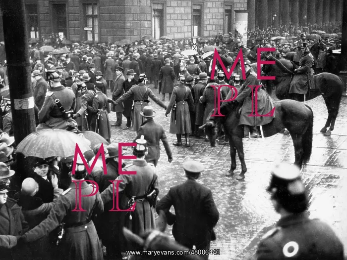 : Street riots in Berlin, 1931 : Street riots in Berlin, 1931