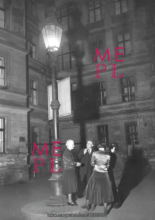 : Street scene in Berlin, 1930 : Street scene in Berlin, 1930