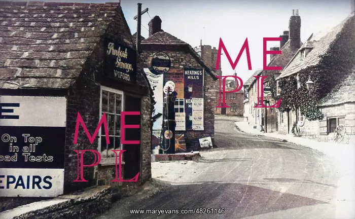 : Street scene in Corfe Castle, Dorset : Street scene in Corfe Castle, Dorset