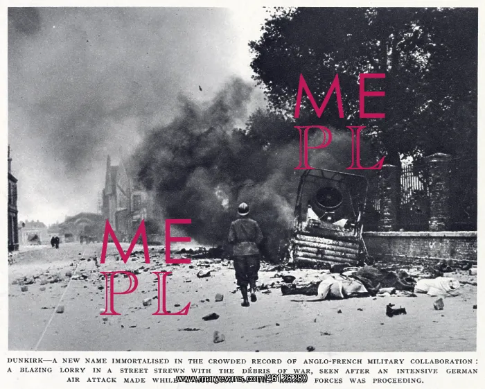 : Street scene during the evacuation of Dunkirk, WW2 : Street scene during the evacuation of Dunkirk, WW2