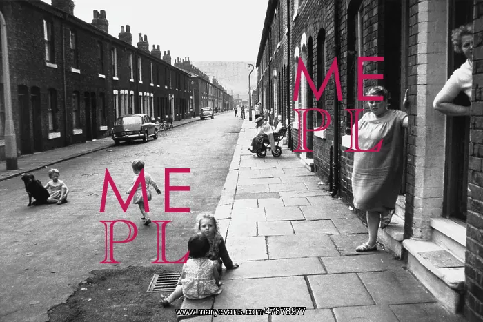 : Street Scene - Manchester 1966 : Street Scene - Manchester 1966
