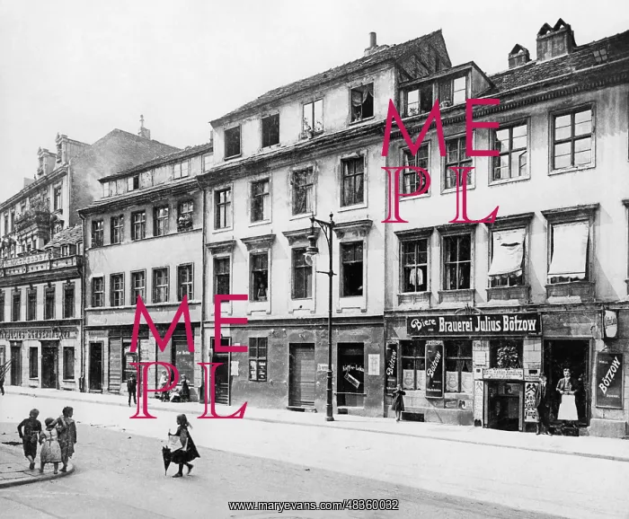 : Street scene in Old Berlin, 1909 : Street scene in Old Berlin, 1909
