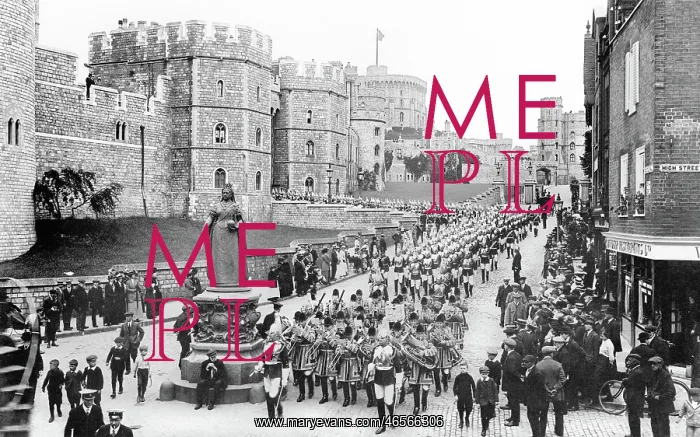 : Street scene outside Windsor Castle : Street scene outside Windsor Castle