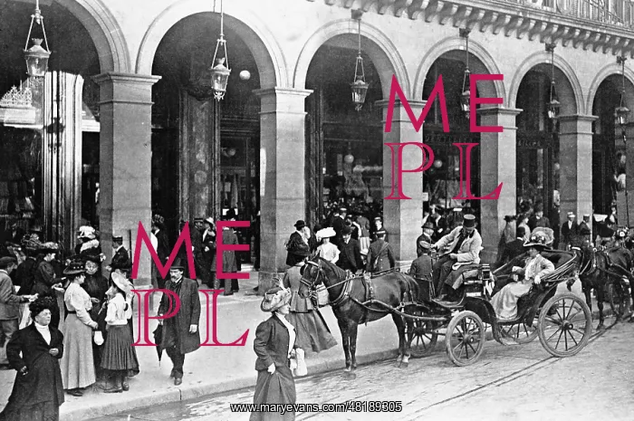 : Street scene in Paris, 1907 : Street scene in Paris, 1907