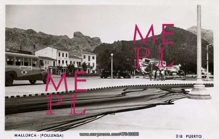  : Street scene in Pollensa, Majorca, Spain