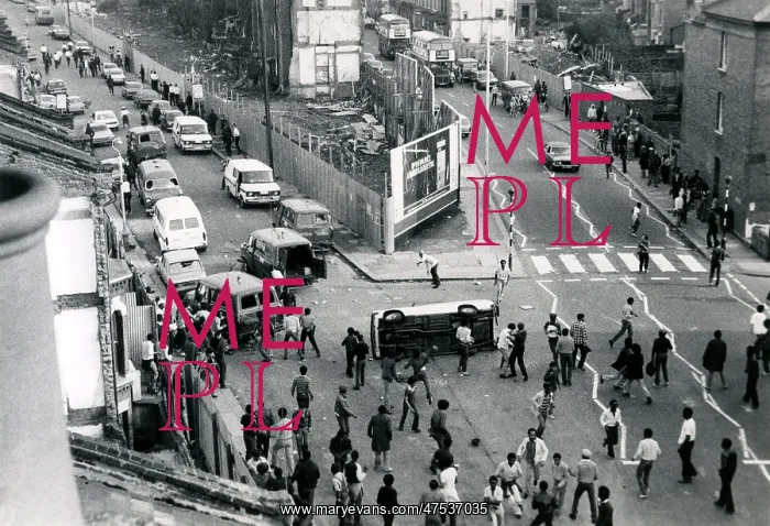 : Street scene with rioting, Brixton, Lambeth, South London : Street scene with rioting, Brixton, Lambeth, South London