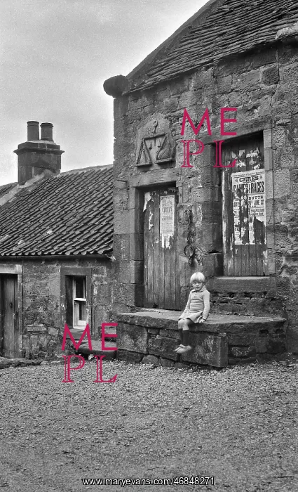 : Street scene in Scottish Highlands : Street scene in Scottish Highlands