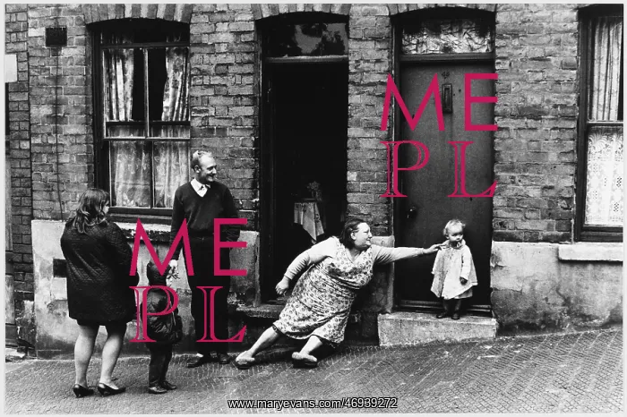 : Street scene in working class Nottingham : Street scene in working class Nottingham