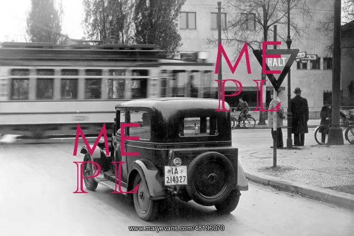 : Street traffic in Berlin : Street traffic in Berlin