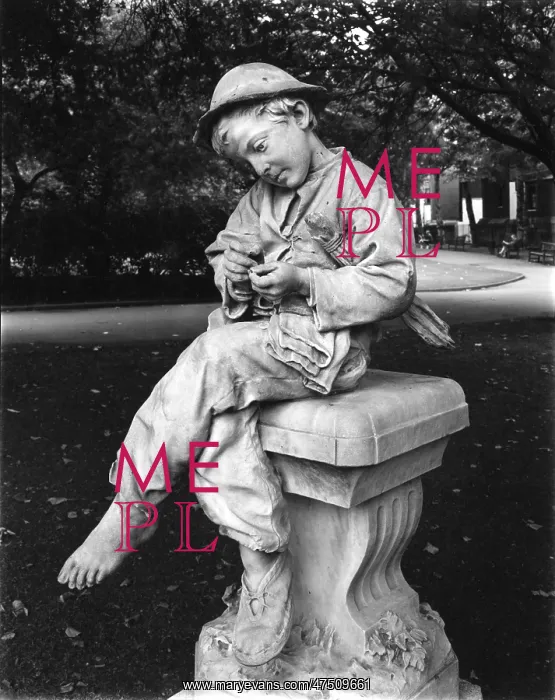 : STREET URCHIN STATUE : STREET URCHIN STATUE