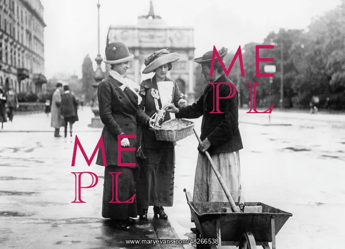 : Street worker in Munich, around 1910 : Street worker in Munich, around 1910