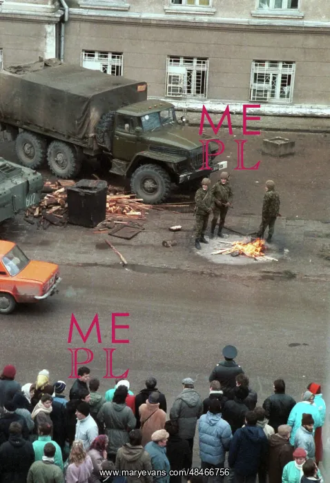 : In streets of Vilnius, 1991 : In streets of Vilnius, 1991