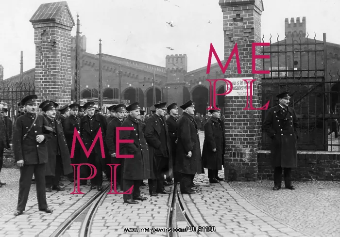 : Strike of the Berlin Transportation Company, 1932 : Strike of the Berlin Transportation Company, 1932