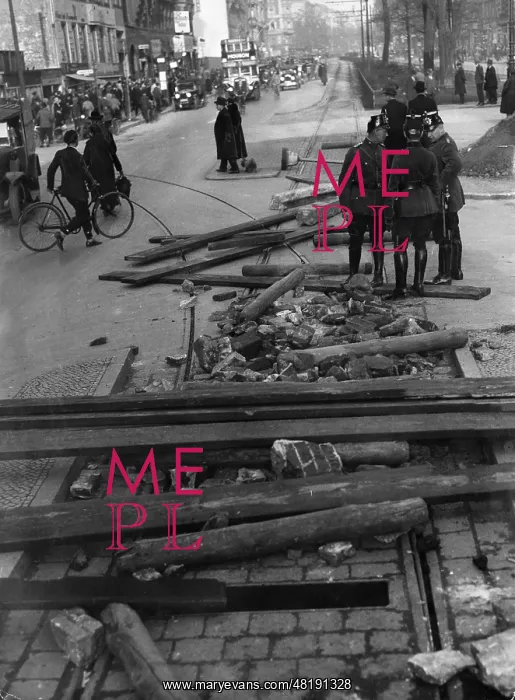 : Strike of the Berlin Transportation Company, 1932 : Strike of the Berlin Transportation Company, 1932