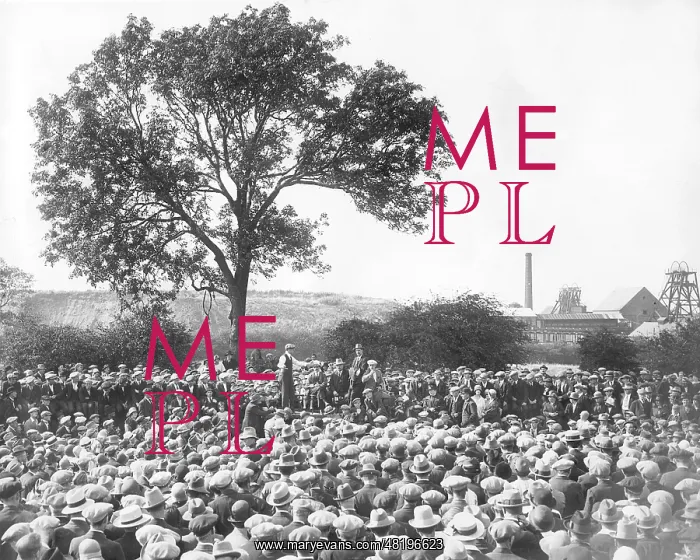 : Strikers gathering during the miners strike 1926 : Strikers gathering during the miners strike 1926